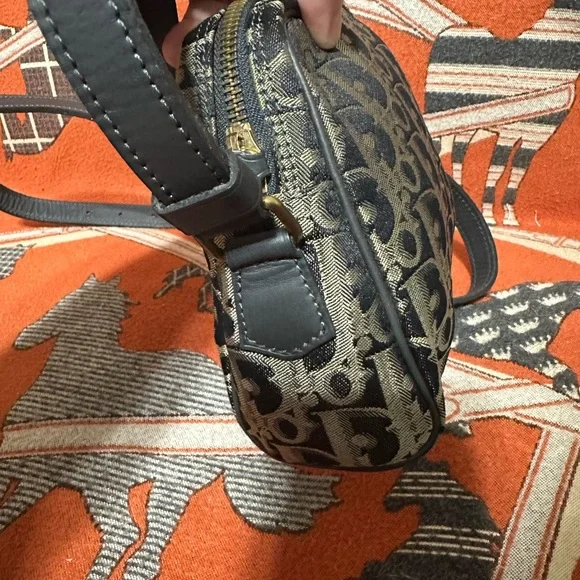 CHRISTIAN DIOR ❤️🌟1960s VINTAGE OBLIQUE CROSSBODY BAG⭐️ - Picture 4 of 9